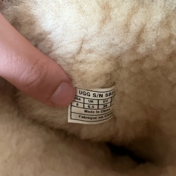 UGG Boots - Picture 5 of 6